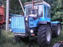 трактор колесный ХТЗ 170